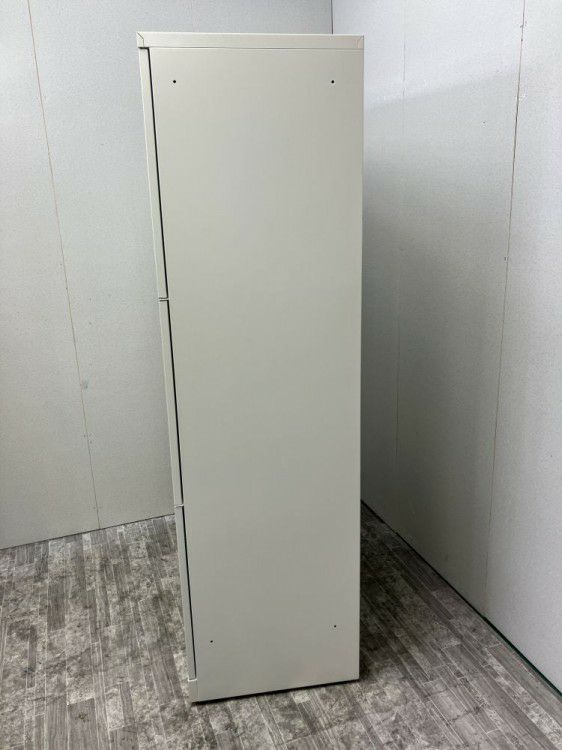 愛知県にて オカムラ SWシリーズ6人用パーソナルロッカー  を買取致しました。