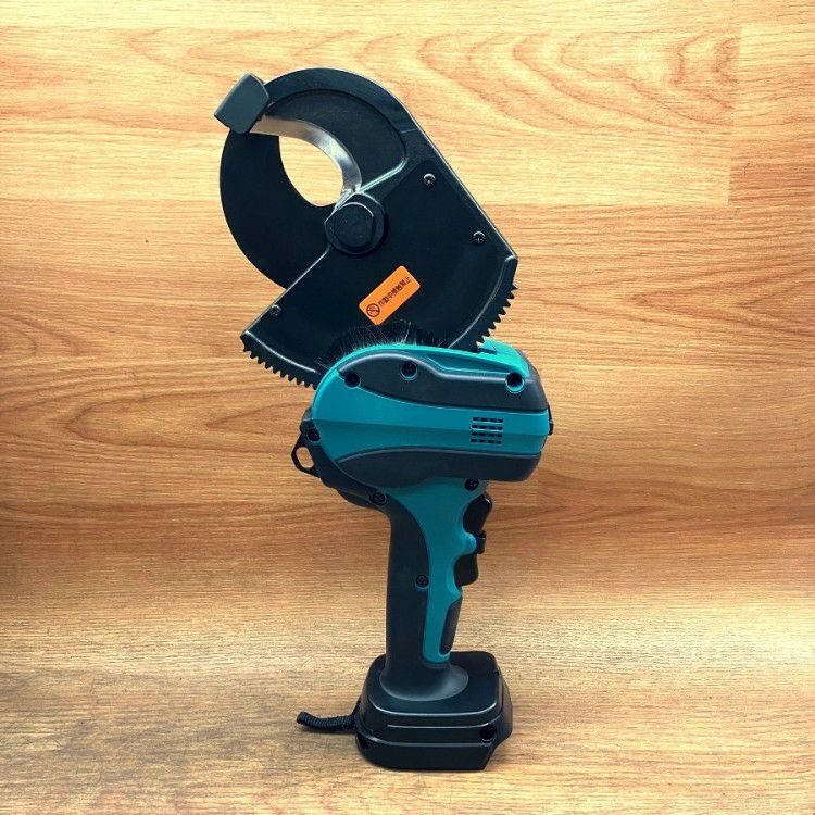 三重県にて Makita/マキタ 18V充電式ケーブルカッター TC101DRG を買取致しました。