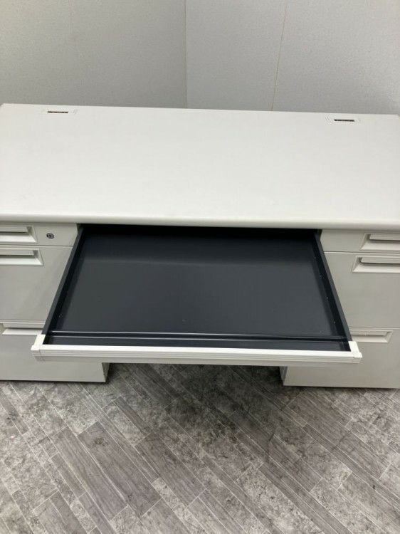 三重県にて プラス 1400両袖デスク  を買取致しました。