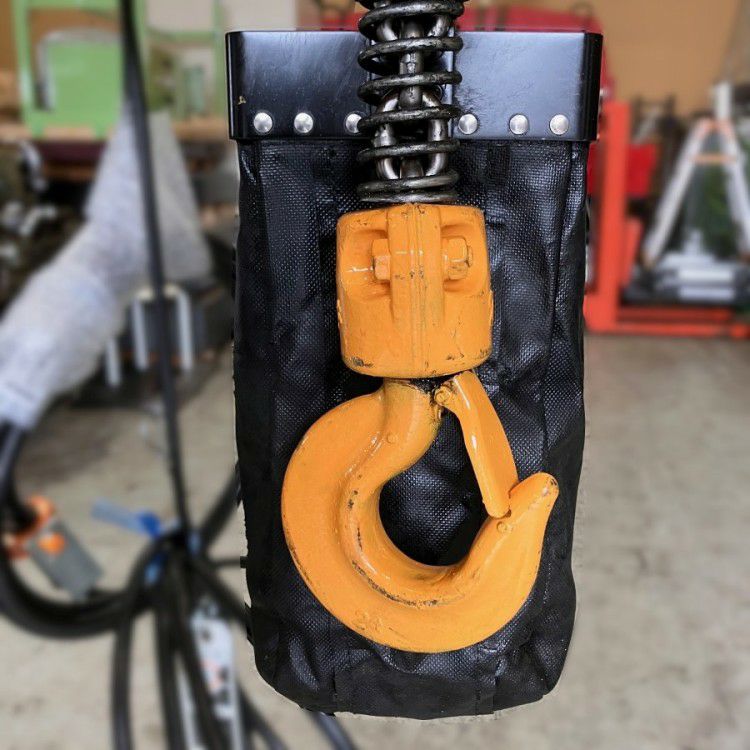 三重県にて KITO/キトー 2t電動チェーンブロック ER2-020S を買取致しました。