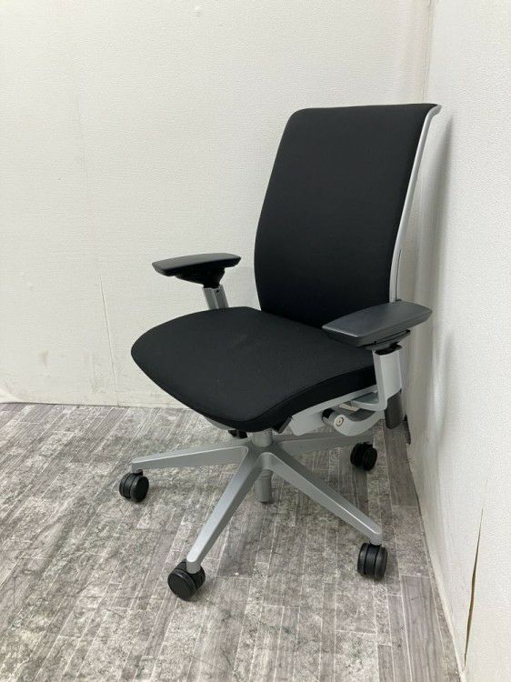 三重県にて スチールケース 可動肘付シンク2チェア  を買取致しました。