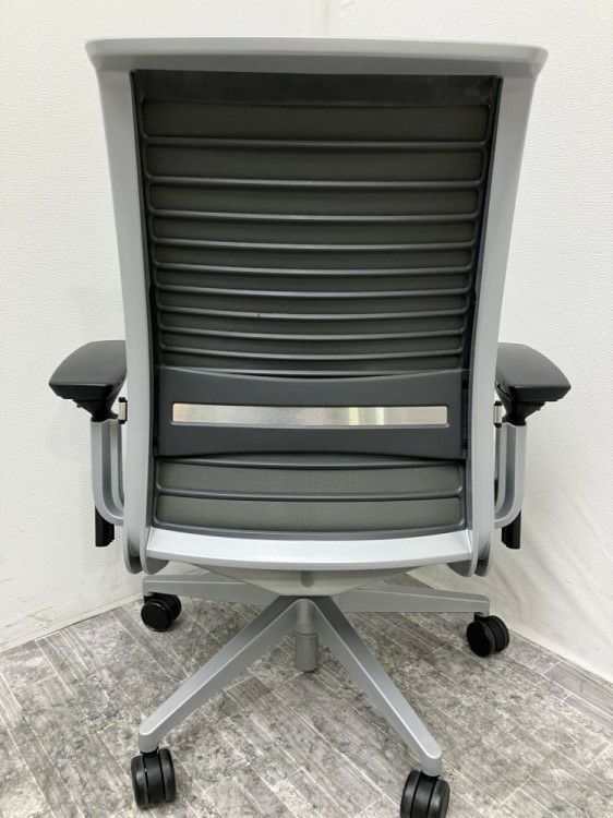 三重県にて スチールケース 可動肘付シンク2チェア  を買取致しました。