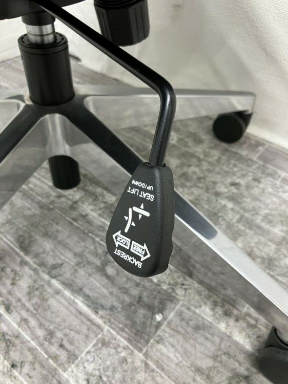 愛知県にて コクヨ エントリーチェア  を買取致しました。