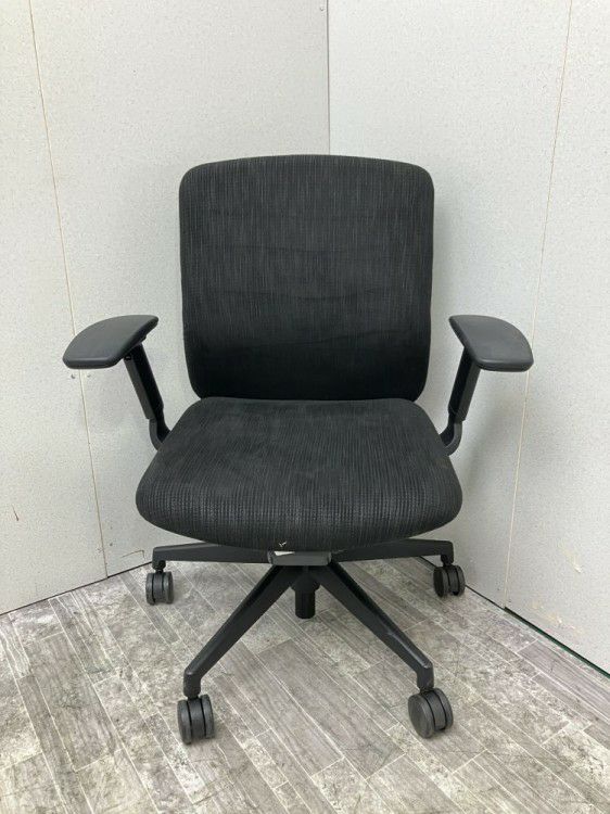 三重県にて ウチダ（内田洋行） 可動肘付クレネチェア  を買取致しました。