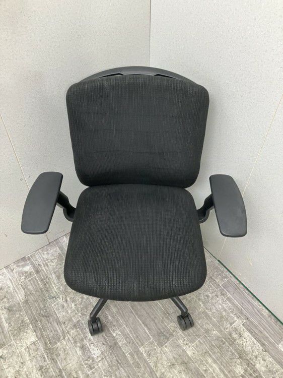 三重県にて ウチダ（内田洋行） 可動肘付クレネチェア  を買取致しました。