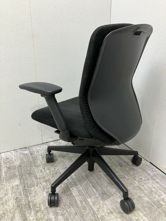 三重県にて ウチダ（内田洋行） 可動肘付クレネチェア  を買取致しました。