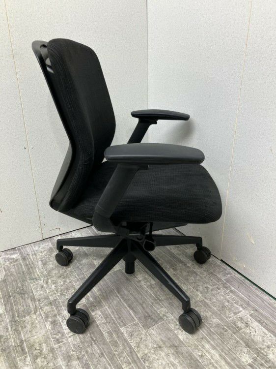 三重県にて ウチダ（内田洋行） 可動肘付クレネチェア  を買取致しました。