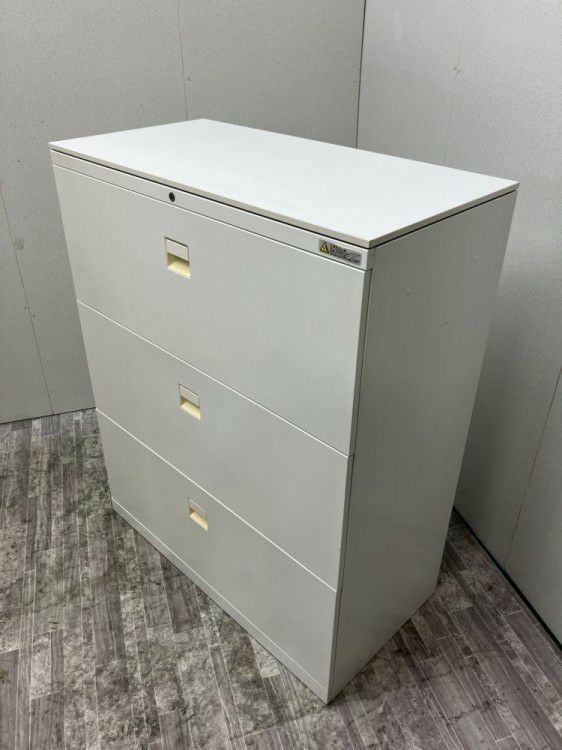 愛知県にて オカムラ 天板付3段ラテラル書庫  を買取致しました。