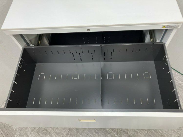 愛知県にて オカムラ 天板付3段ラテラル書庫  を買取致しました。