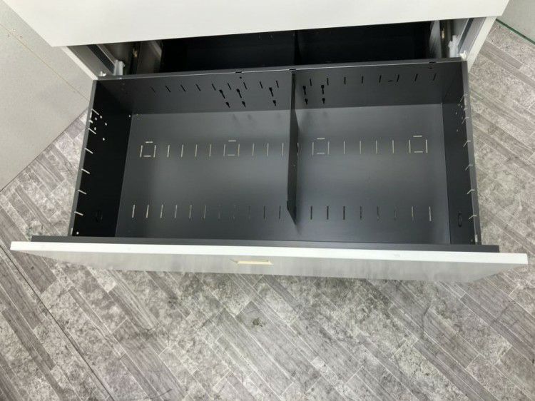 愛知県にて オカムラ 天板付3段ラテラル書庫  を買取致しました。