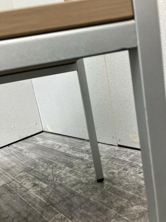 三重県にて オカムラ 4L93シリーズ電話台  を買取致しました。