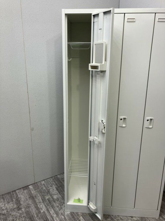 岐阜県にて オカムラ 4人用ロッカー  を買取致しました。