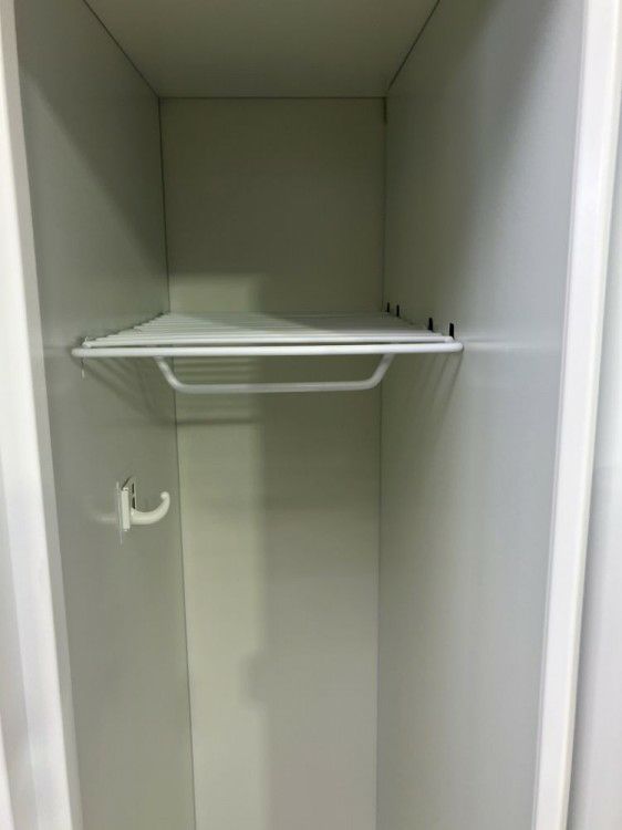 岐阜県にて オカムラ 4人用ロッカー  を買取致しました。