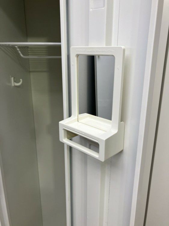 岐阜県にて オカムラ 4人用ロッカー  を買取致しました。