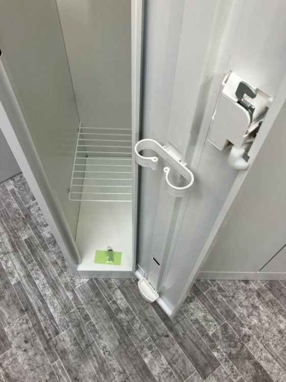 岐阜県にて オカムラ 4人用ロッカー  を買取致しました。