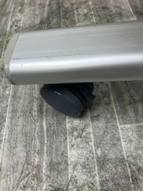 岐阜県にて イトーキ 自立パーテーション  を買取致しました。