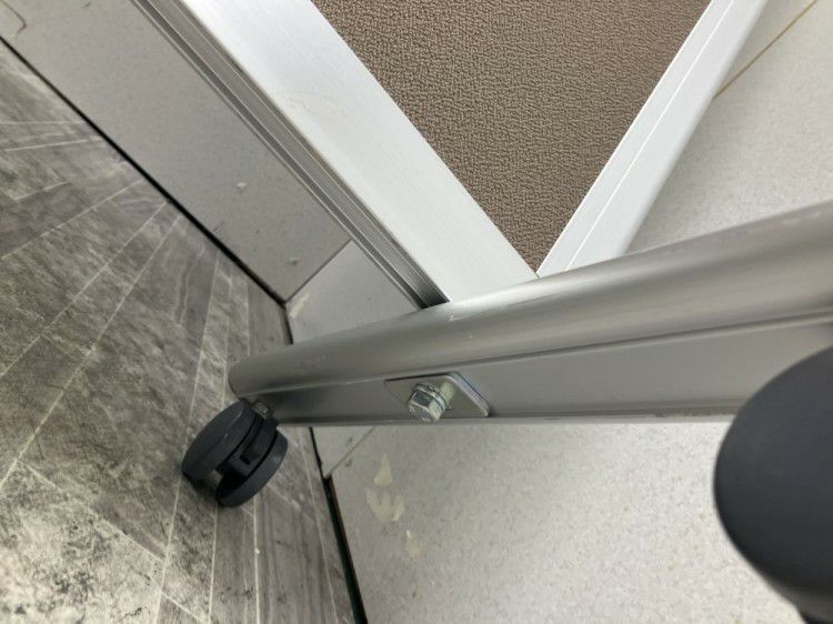 岐阜県にて イトーキ 自立パーテーション  を買取致しました。