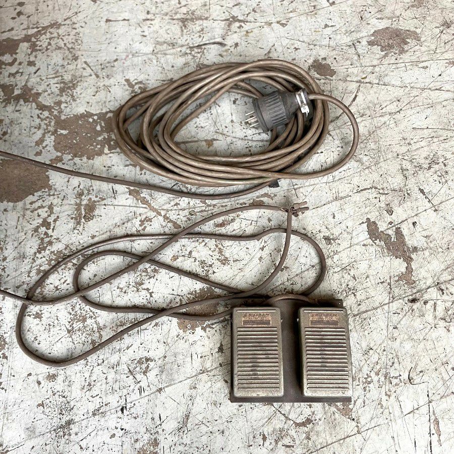 岐阜県にて  2t電動油圧テーブルリフター2000kg K-2009 を買取致しました。