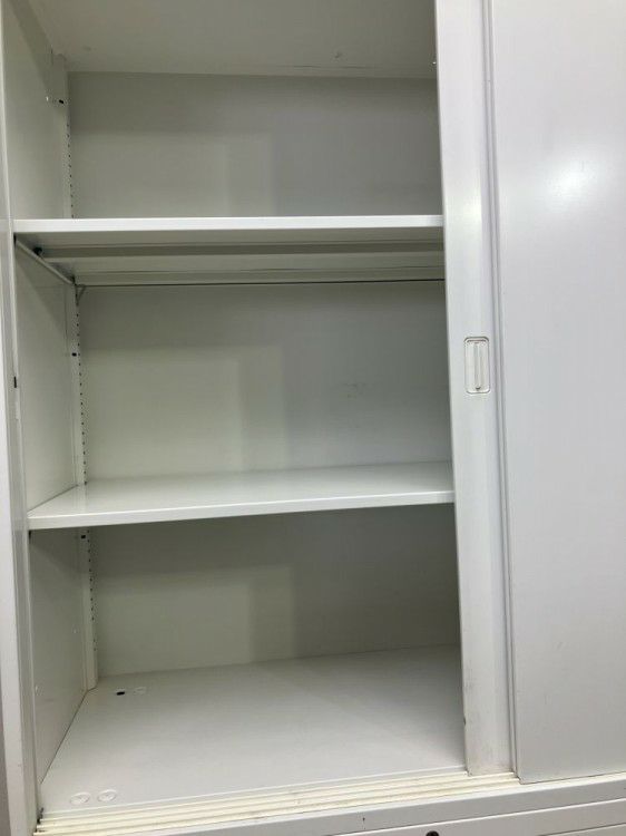 三重県にて オカムラ 3段ラテラル・3扉スライド上下書庫  を買取致しました。