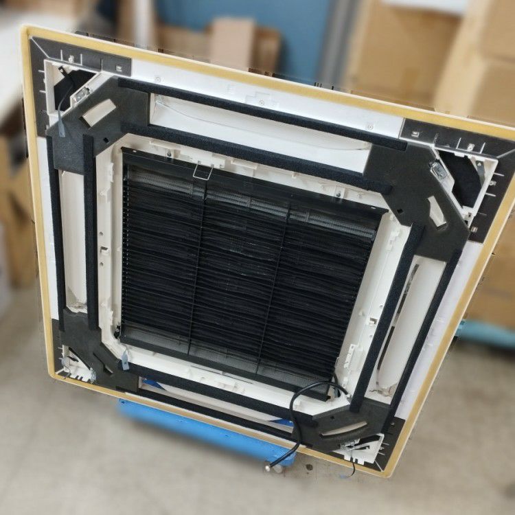 愛知県にて DAIKIN/ダイキン 2018年製天カセエアコン SZRC40BCV を買取致しました。