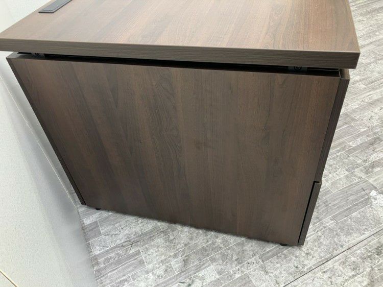 岐阜県にて コクヨ 役員用1600両袖デスク  を買取致しました。