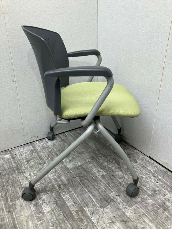 三重県にて トヨスチール スタッキングチェア  を買取致しました。