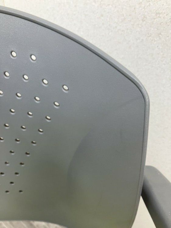 三重県にて トヨスチール スタッキングチェア  を買取致しました。