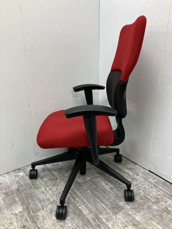 愛知県にて スチールケース 可動肘付レッツピーチェア  を買取致しました。