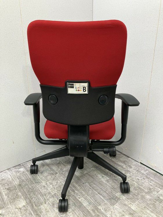 愛知県にて スチールケース 可動肘付レッツピーチェア  を買取致しました。