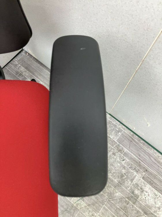 愛知県にて スチールケース 可動肘付レッツピーチェア  を買取致しました。