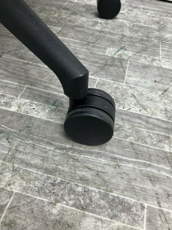 愛知県にて スチールケース 可動肘付レッツピーチェア  を買取致しました。