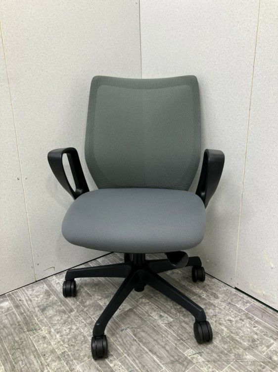 岐阜県にて オカムラ 固定肘付CG-Mチェア  を買取致しました。