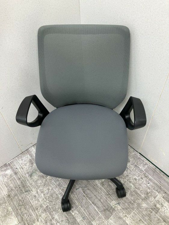 岐阜県にて オカムラ 固定肘付CG-Mチェア  を買取致しました。