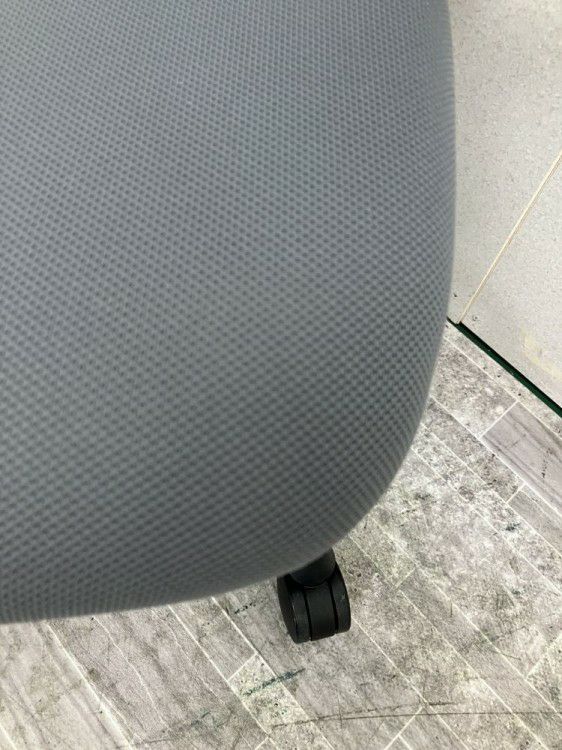 岐阜県にて オカムラ 固定肘付CG-Mチェア  を買取致しました。