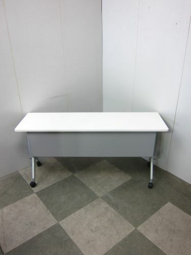 愛知県にて コクヨ 1500サイドスタックテーブル  を買取致しました。