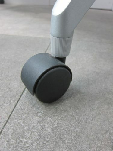 愛知県にて コクヨ 1500サイドスタックテーブル  を買取致しました。