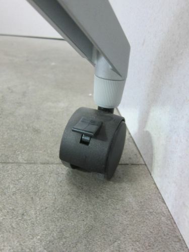 愛知県にて コクヨ 1500サイドスタックテーブル  を買取致しました。