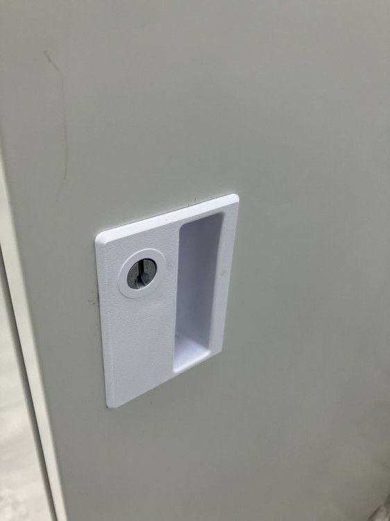 岐阜県にて 東京鋼器 2人用ロッカー  を買取致しました。