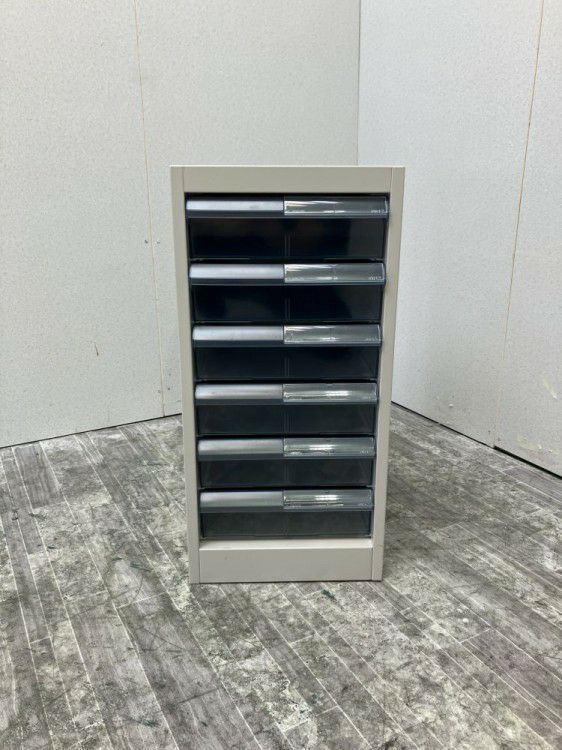 岐阜県にて  A4クリアケース書庫  を買取致しました。