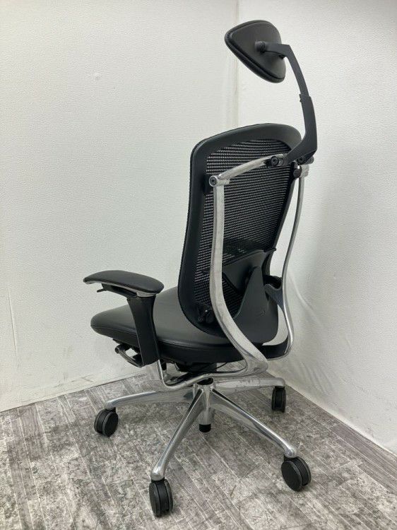 岐阜県にて オカムラ 可動肘付コンテッサチェア を買取致しました。