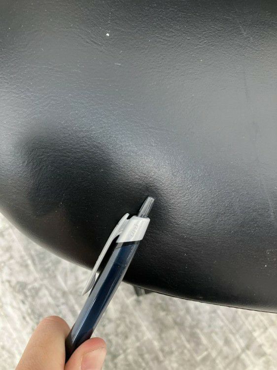 岐阜県にて オカムラ 可動肘付コンテッサチェア を買取致しました。