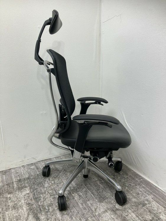 岐阜県にて オカムラ 可動肘付コンテッサチェア を買取致しました。