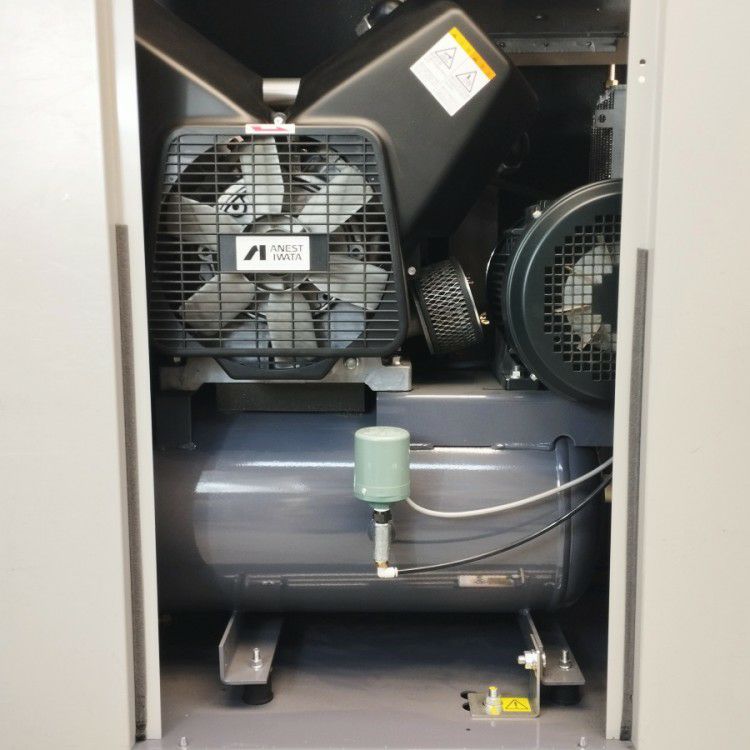愛知県にて アネスト岩田 5馬力コンプレッサ CFP37CF-8.5D を買取致しました。