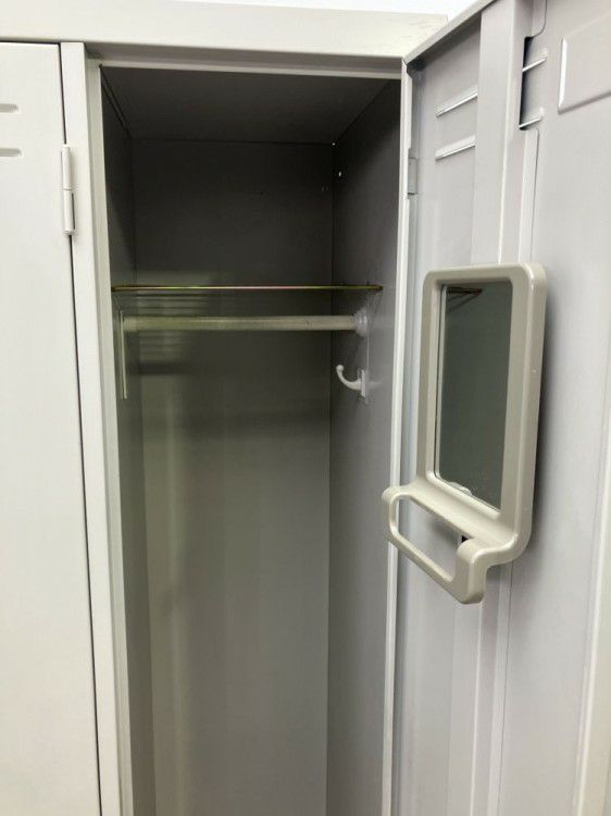 岐阜県にて コクヨ 3人用ロッカー を買取致しました。