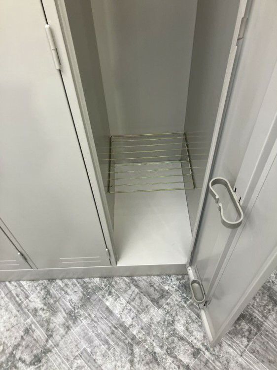 岐阜県にて コクヨ 3人用ロッカー を買取致しました。