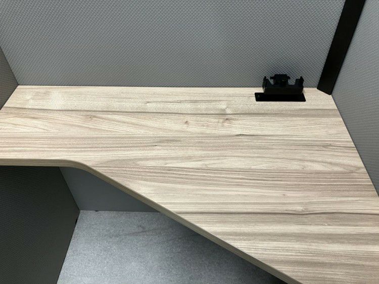 岐阜県にて 東京鋼器 1人用ワークブース  を買取致しました。