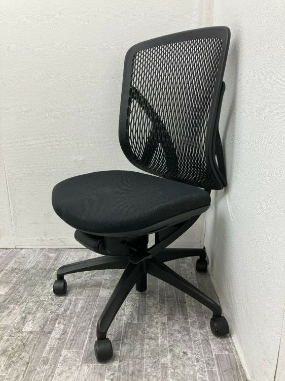 岐阜県にて INABA/イナバ イエラチェア  を買取致しました。