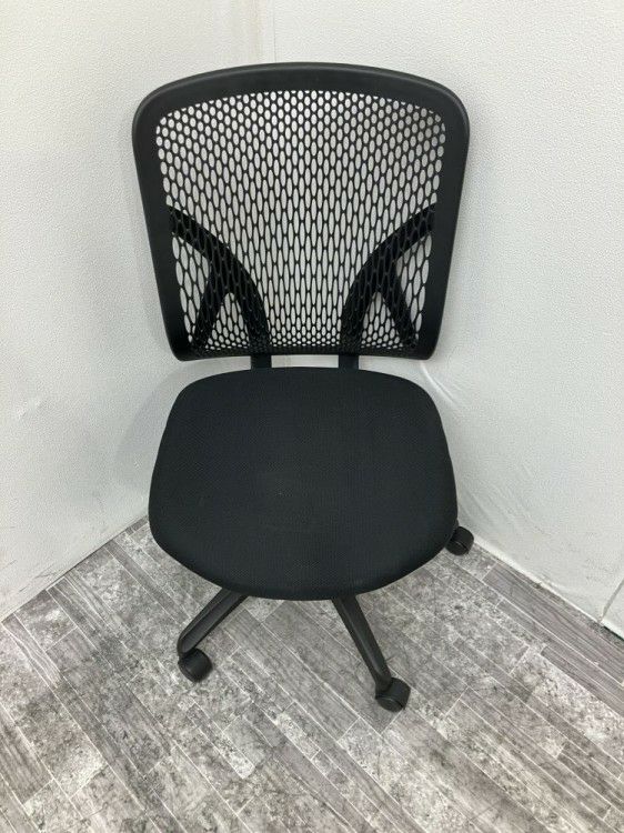 岐阜県にて INABA/イナバ イエラチェア  を買取致しました。