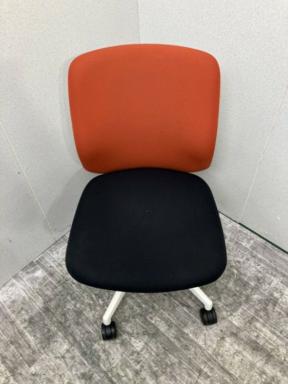 岐阜県にて ウチダ(内田洋行) カリッサチェア を買取致しました。