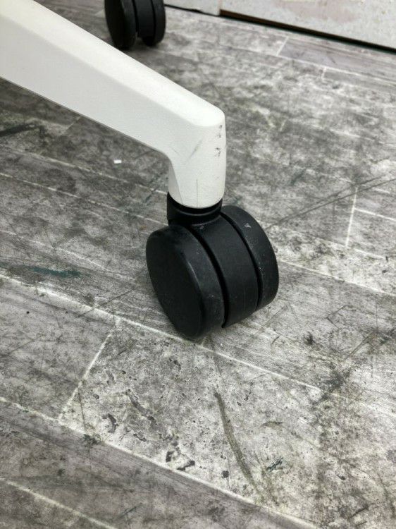 岐阜県にて ウチダ(内田洋行) カリッサチェア を買取致しました。